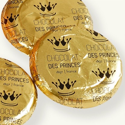 Palets de chocolat croquants à déguster pour la pause café.